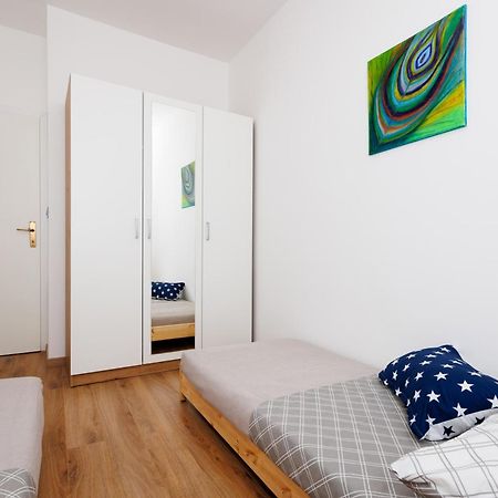 Summer Breeze Apartment - Quiet Place With A Spectacular View And A Garden シベニク エクステリア 写真