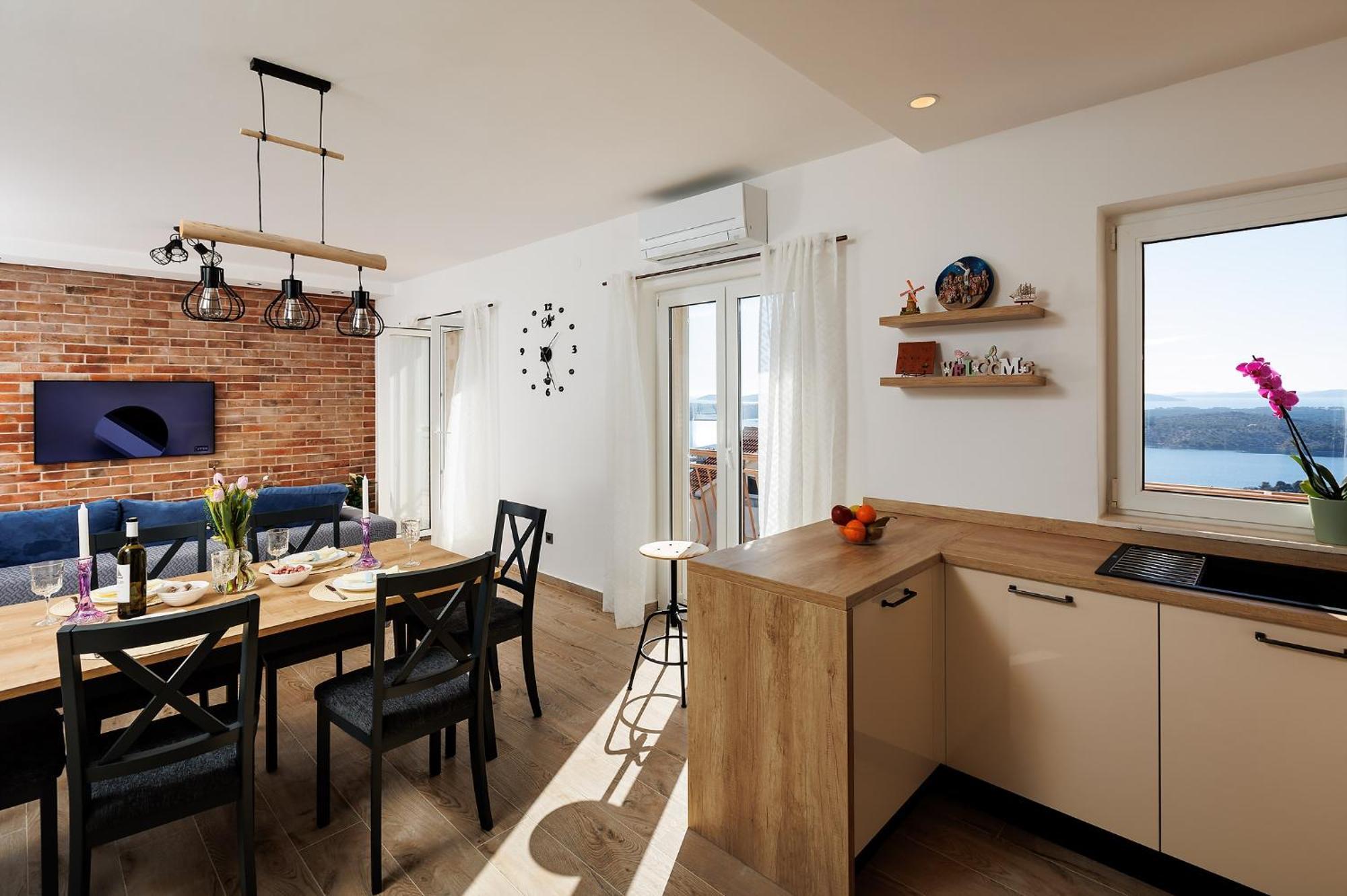 Summer Breeze Apartment - Quiet Place With A Spectacular View And A Garden シベニク エクステリア 写真
